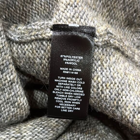 NWT Frye Gray V-Neck Sweater with Long Sleeves in size XL. - Picture 6 of 8